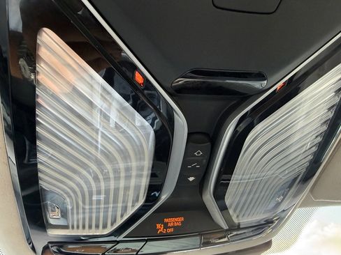 Used 2016 BMW 750i xDrive image 40