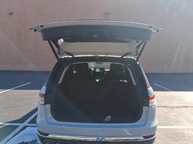 New 2027 Lincoln Aviator AWD image 6