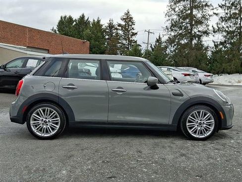 Used 2022 MINI Cooper 4-Door Hardtop image 8