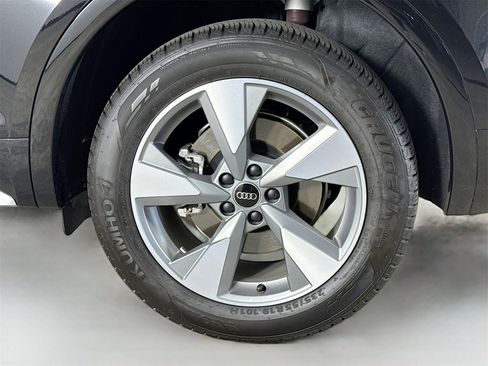 Certified 2024 Audi Q5 2.0T Premium w/ Convenience Package image 31