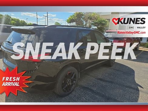 Used 2023 Chevrolet Traverse Premier w/ Redline Edition AWD/4WD image 4