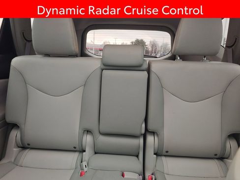 Used 2013 Toyota Prius V Five image 11