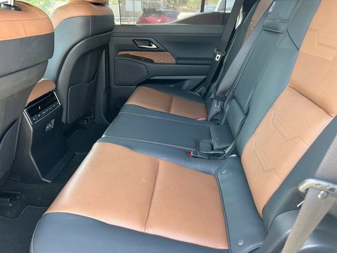 Used 2025 Lexus GX 550 AWD/4WD image 19