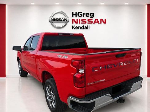 Used 2023 Chevrolet Silverado 1500 LT AWD/4WD image 2
