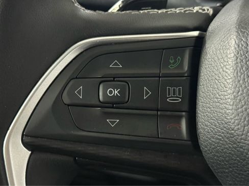 Used 2024 Jeep Grand Cherokee Altitude image 18