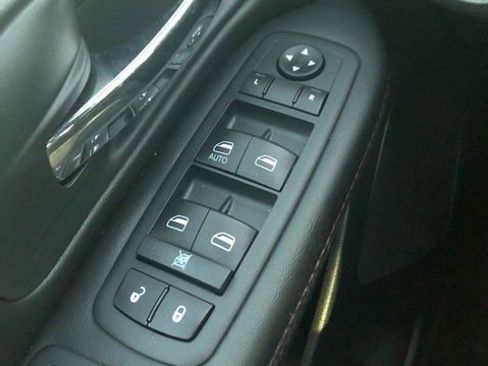 Used 2020 Dodge Grand Caravan SE image 33