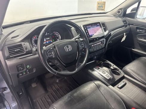 Used 2018 Honda Pilot Touring image 17