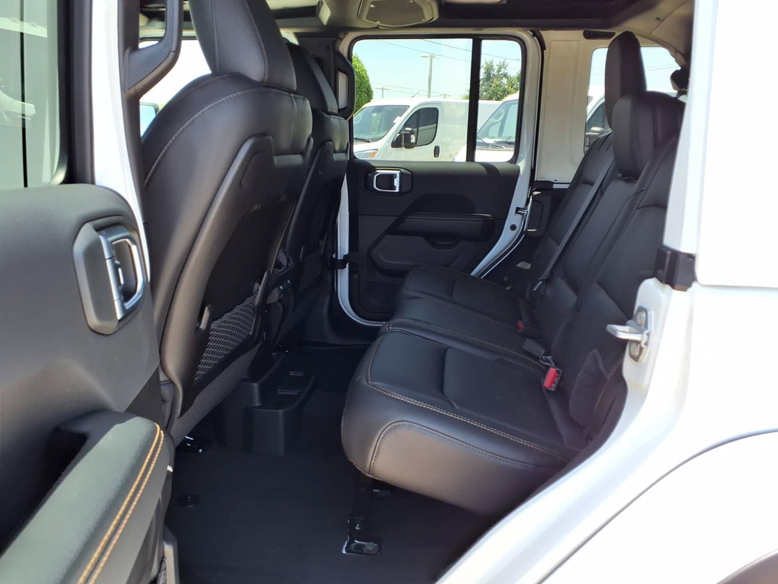 New 2026 Jeep Wrangler Unlimited Sahara AWD/4WD image 7