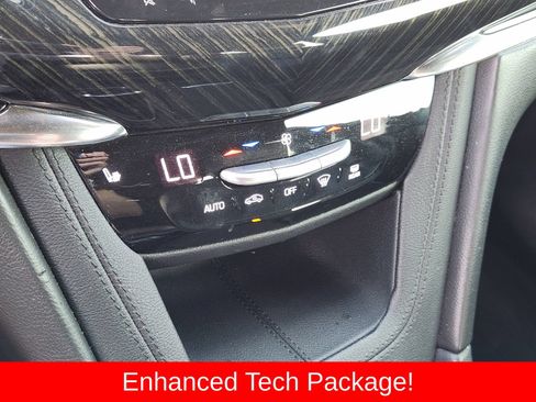 Used 2020 Cadillac XT6 Premium Luxury AWD/4WD image 29