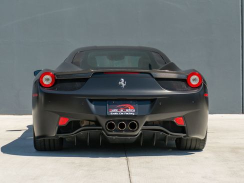 Used 2012 Ferrari 458 Italia Coupe image 8
