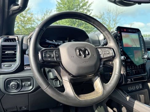 Used 2025 RAM 2500 Limited AWD/4WD image 11