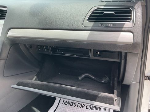 Used 2016 Volkswagen Golf S image 17