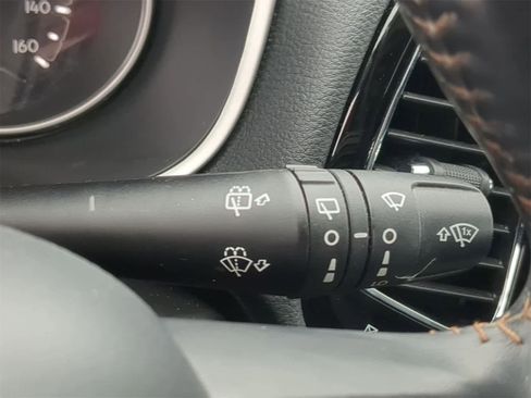 Used 2020 Jeep Compass Limited image 32