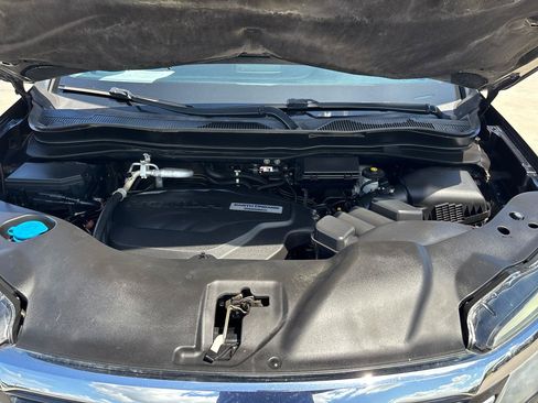 Used 2018 Honda Pilot Touring image 10
