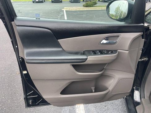 Used 2017 Honda Odyssey EX-L image 18