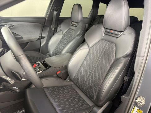 Used 2025 Audi SQ6 e-tron Premium Plus w/ Premium Plus AWD/4WD image 11
