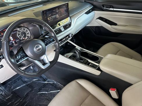 Used 2024 Nissan Altima 2.5 SL FWD image 10