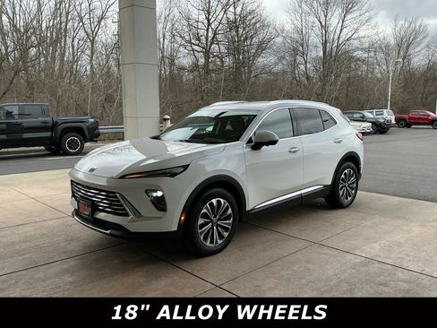 Used 2024 Buick Envision Preferred image 3