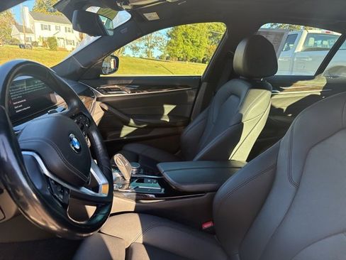 Used 2018 BMW 530i xDrive image 25