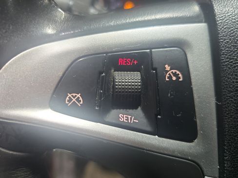 Used 2011 GMC Terrain SLT FWD image 18