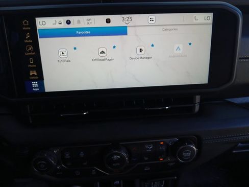 Used 2026 Jeep Gladiator Sport AWD/4WD image 8
