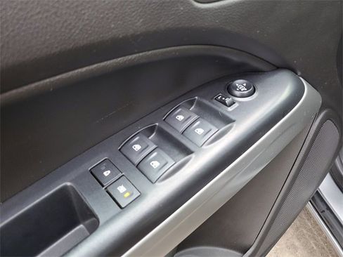 Used 2018 Chevrolet Colorado LT w/ LT Convenience Package image 21