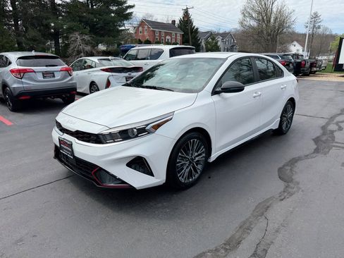 Used 2024 Kia Forte GT-Line w/ GT-Line Premium Package image 2