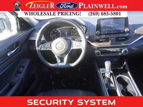 Used 2024 Nissan Altima 2.5 SV image 9