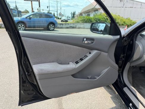Used 2012 Nissan Altima 2.5 FWD image 9