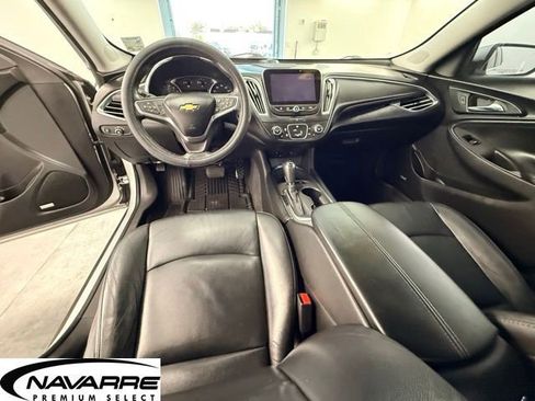 Used 2017 Chevrolet Malibu LT w/ Leather Package FWD image 25