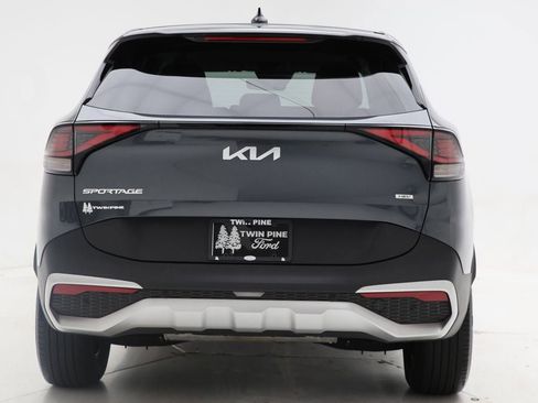 Used 2023 Kia Sportage LX image 7