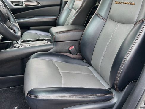 Used 2019 Nissan Pathfinder SL FWD image 23