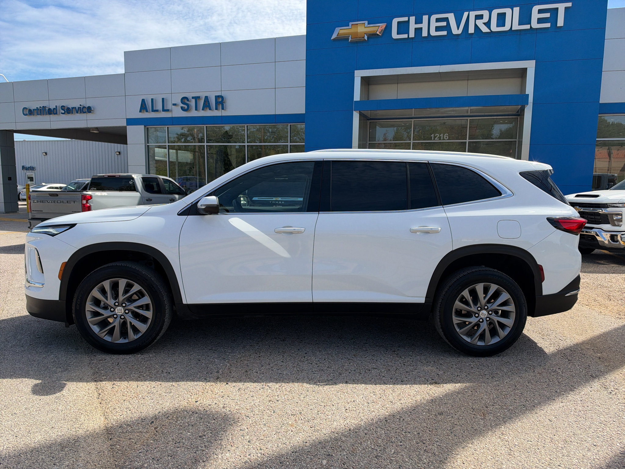 Used 2026 Buick Enclave Preferred FWD image 4