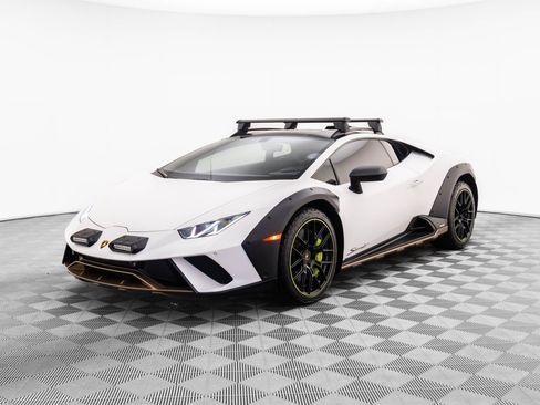 Used 2024 Lamborghini Huracan Sterrato image 1