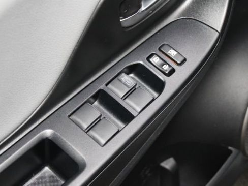 Used 2015 Toyota Yaris LE FWD image 10
