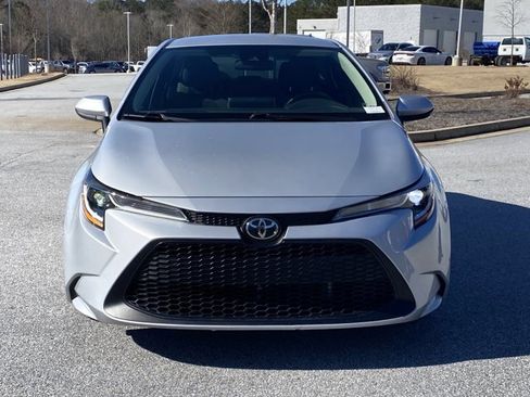 Used 2020 Toyota Corolla LE image 2