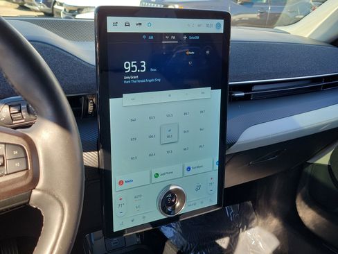 Used 2021 Ford Mustang Mach-E Premium image 28