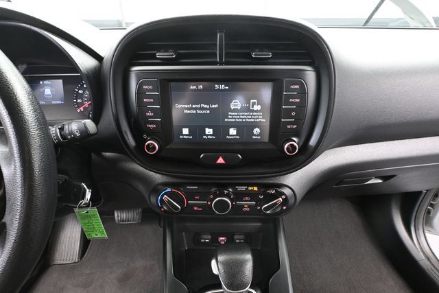 Used 2020 Kia Soul LX FWD image 24