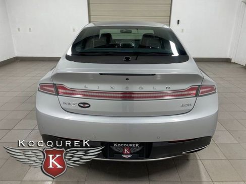 Used 2017 Lincoln MKZ Reserve FWD image 5