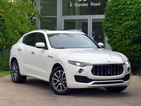 Used 2019 Maserati Levante S image 6
