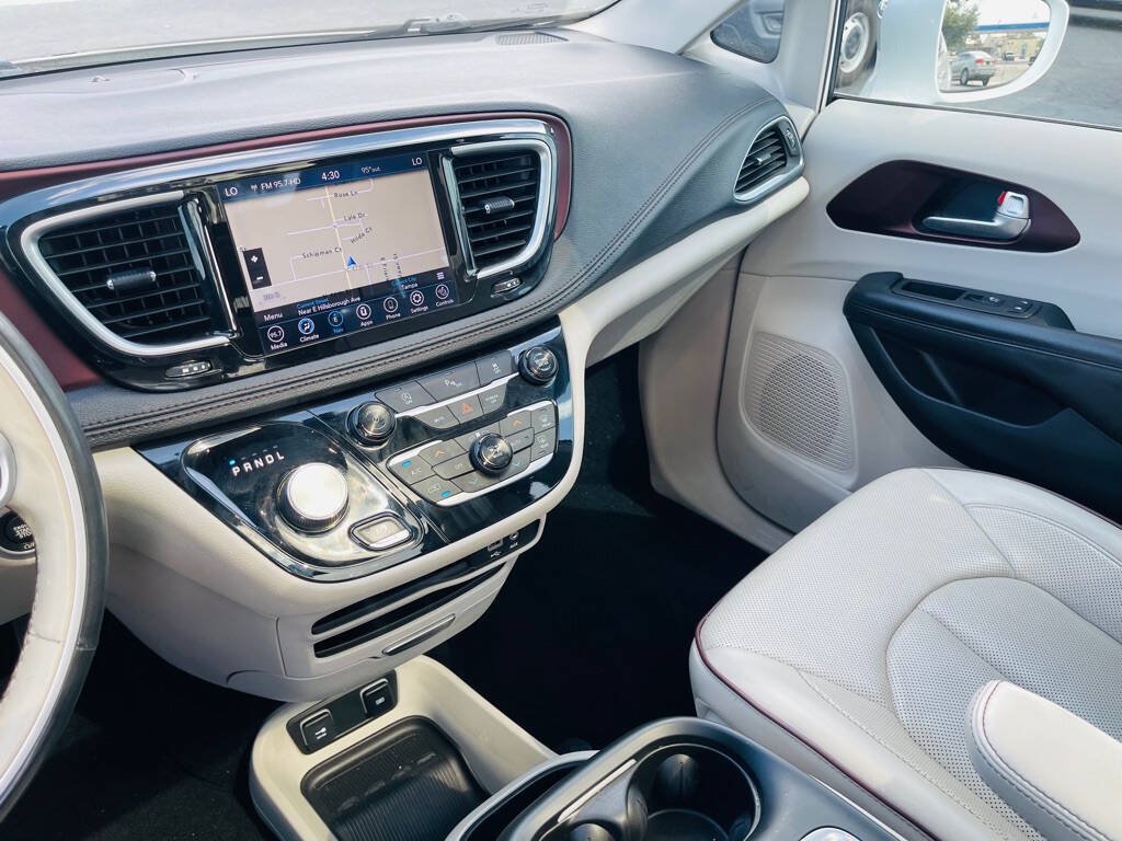 Used 2020 Chrysler Pacifica Limited FWD image 21