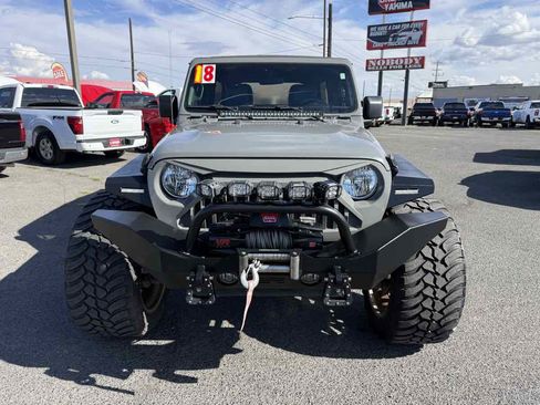 Used 2018 Jeep Wrangler Unlimited Sport AWD/4WD image 2