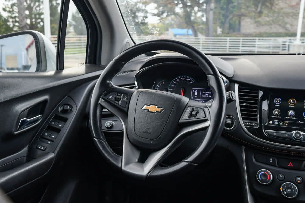Used 2019 Chevrolet Trax LT w/ LT Convenience Package FWD image 13
