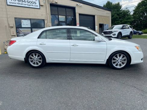 Used 2008 Toyota Avalon Limited FWD image 2