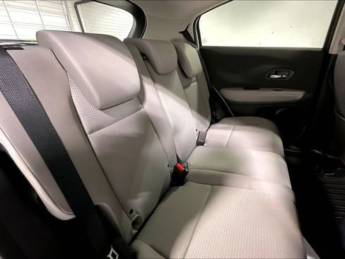 Used 2020 Honda HR-V LX image 32