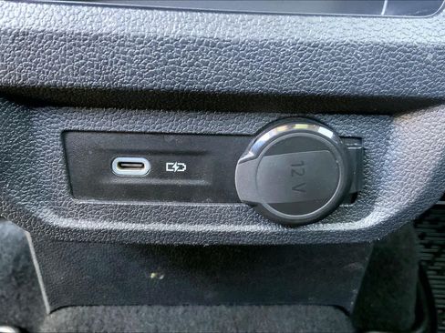 Used 2022 Volkswagen Tiguan SE FWD image 36