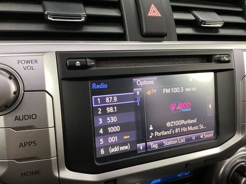 Used 2015 Toyota 4Runner Limited image 12