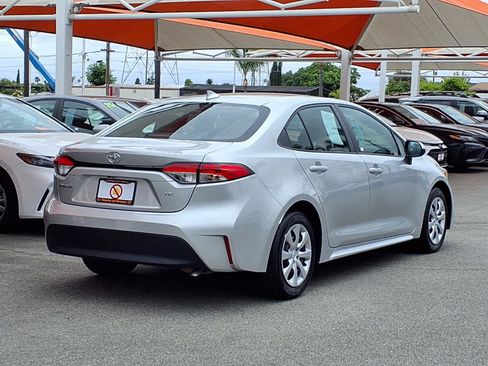 Certified 2025 Toyota Corolla LE FWD image 4