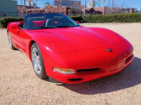 Used 1998 Chevrolet Corvette Convertible w/ Memory Pkg image 21