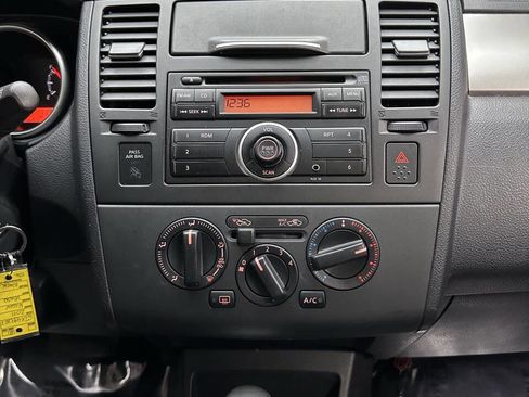 Used 2011 Nissan Versa 1.8 S image 26